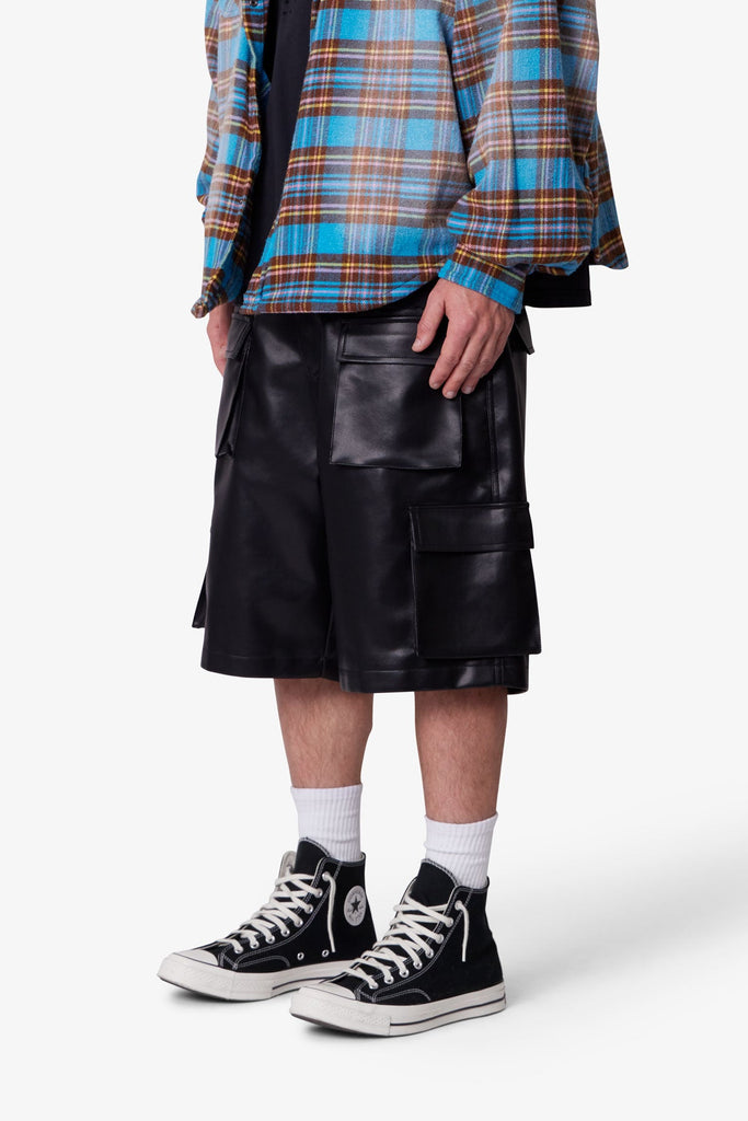Baggy Leather Cargo Shorts - Black | mnml | shop now