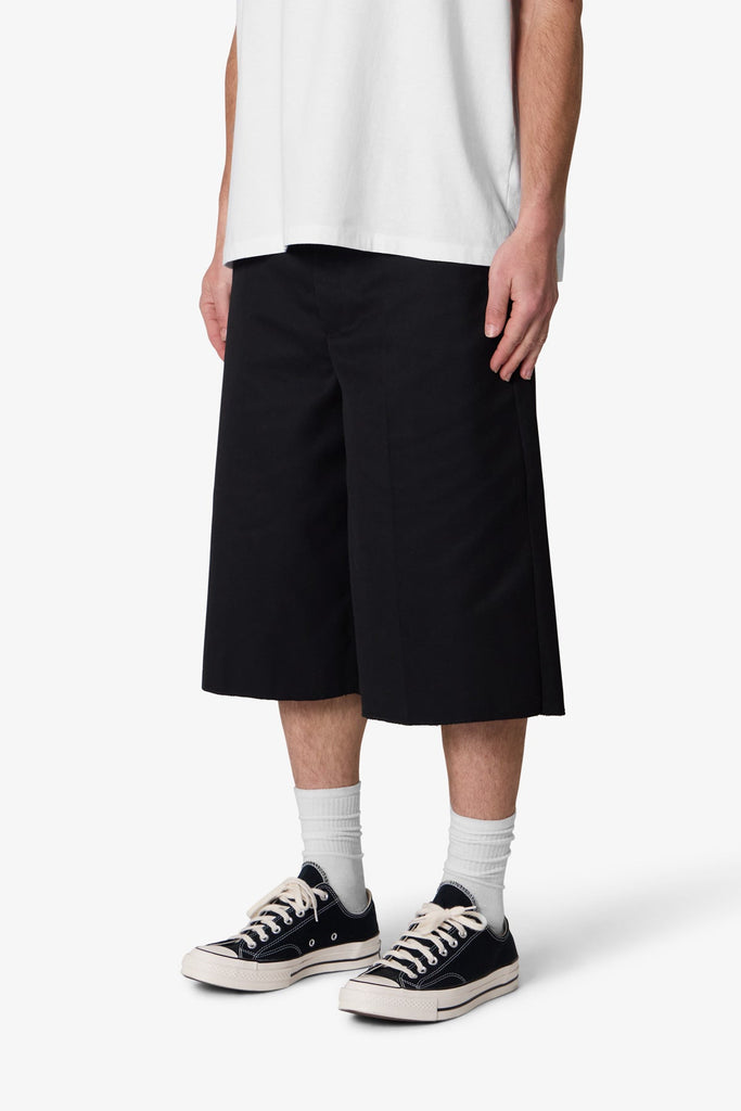 Baggy-Pleated-Shorts-Black-