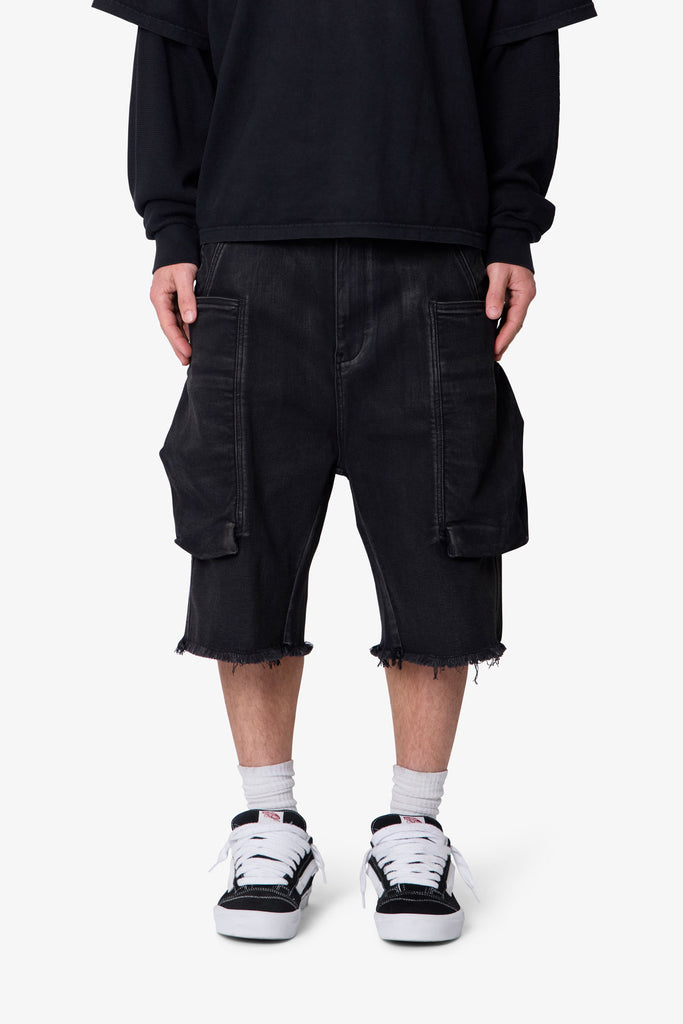 Baggy Waxed Cargo Shorts - Black | mnml