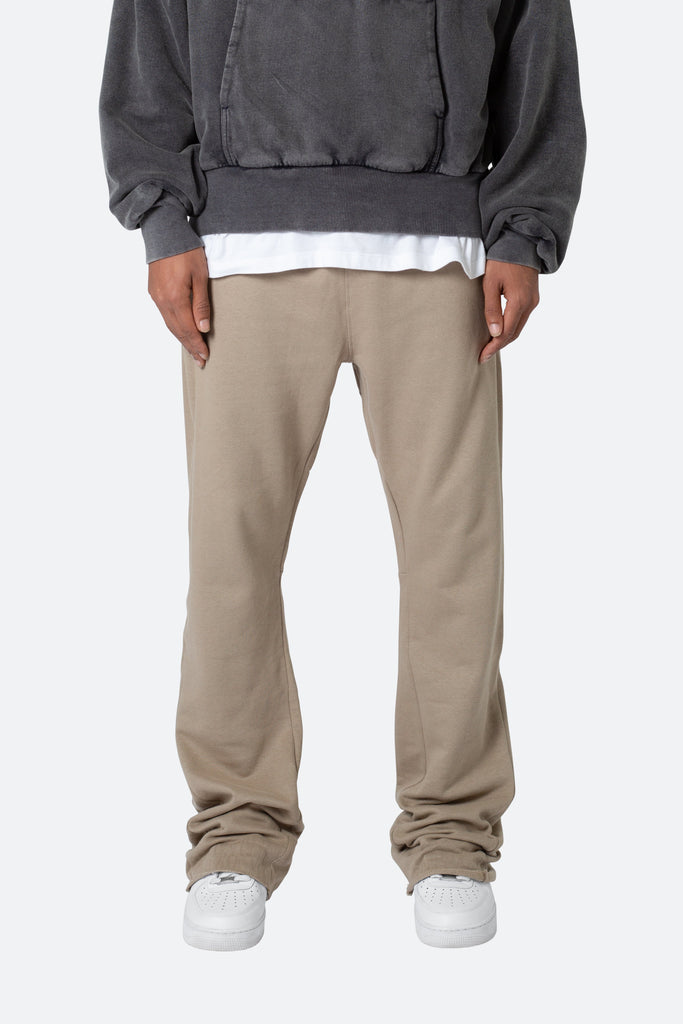 Bootcut Sweatpants - Earth | mnml | shop now