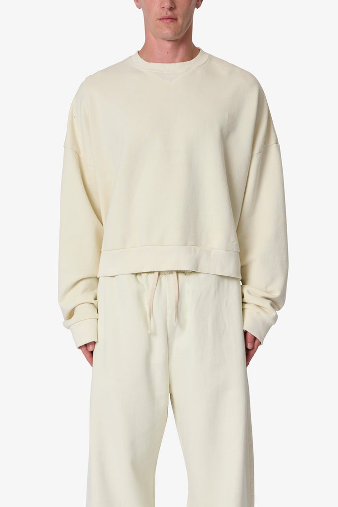Cropped Crewneck - Off White | mnml