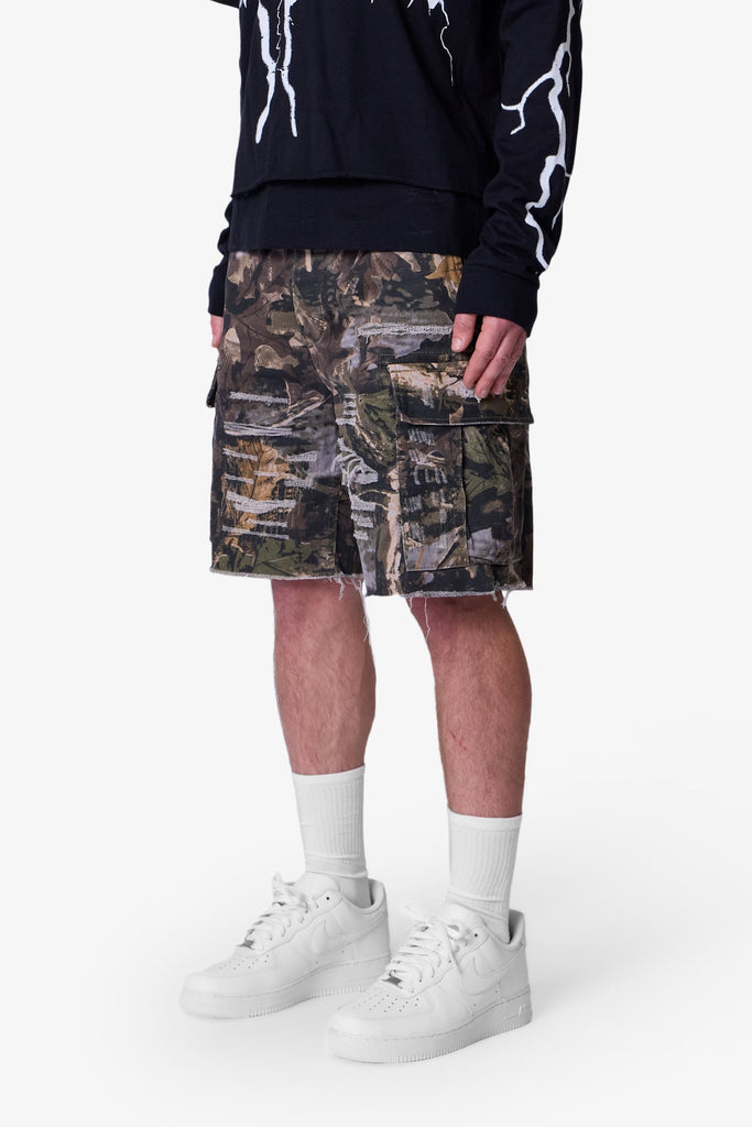 【人気】mnml Distressed Cargo Shorts Distressed Cargo Shorts - Forest Camo | mnml | shop now