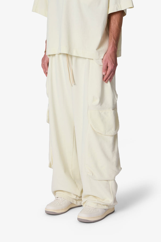 Side Cargo Pocket Sweatpants - Off White | mnml | shop now