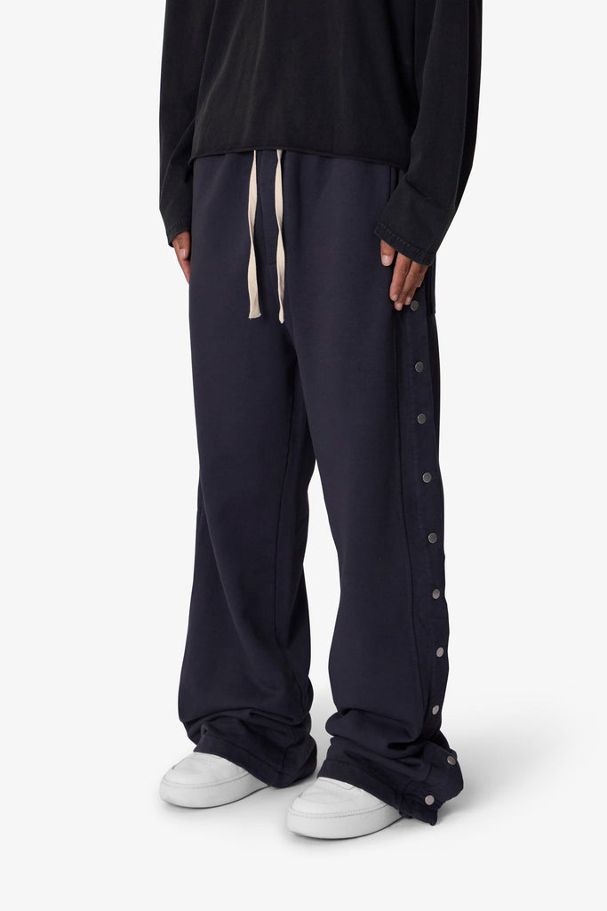 Side Snap Fleece Pants - Washed Black | mnml | shop now