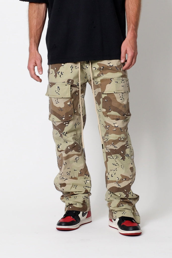 Snap Front Cargo Pants - Desert Camo | mnml | shop now