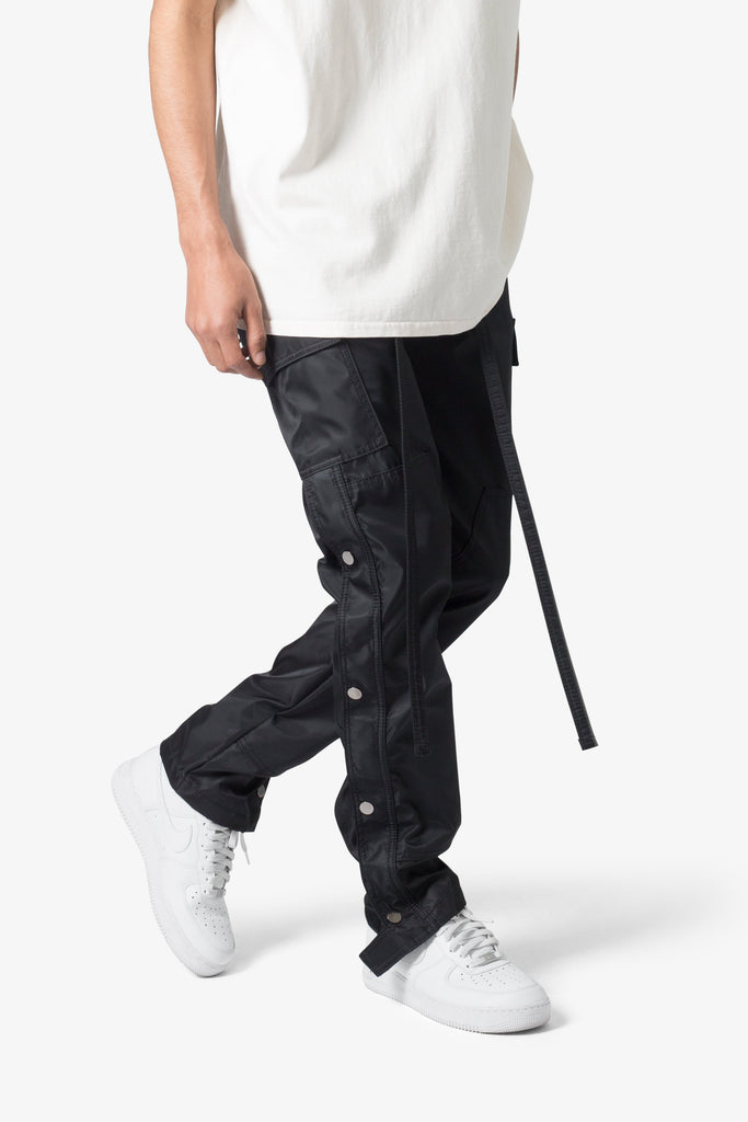 Snap Zipper II Cargo Pants - Black | mnml | shop now