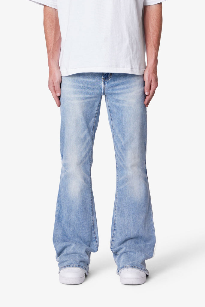 Super Flare Denim - Light Blue | mnml | shop now
