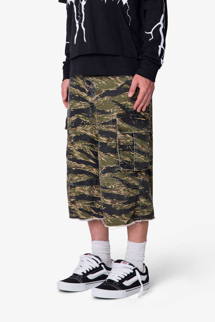 Ultra Baggy Cargo Shorts - Tiger Camo | mnml