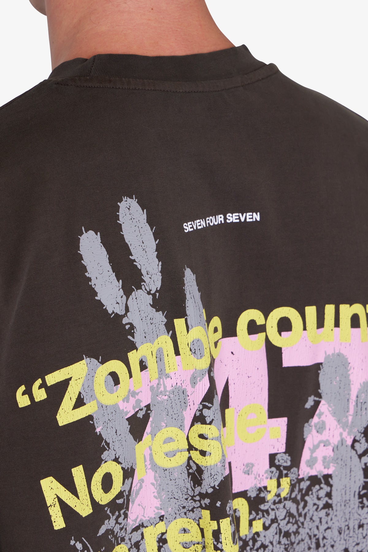 tee。 747 Zombie Country Printed Tee - Vintage Black | mnml
