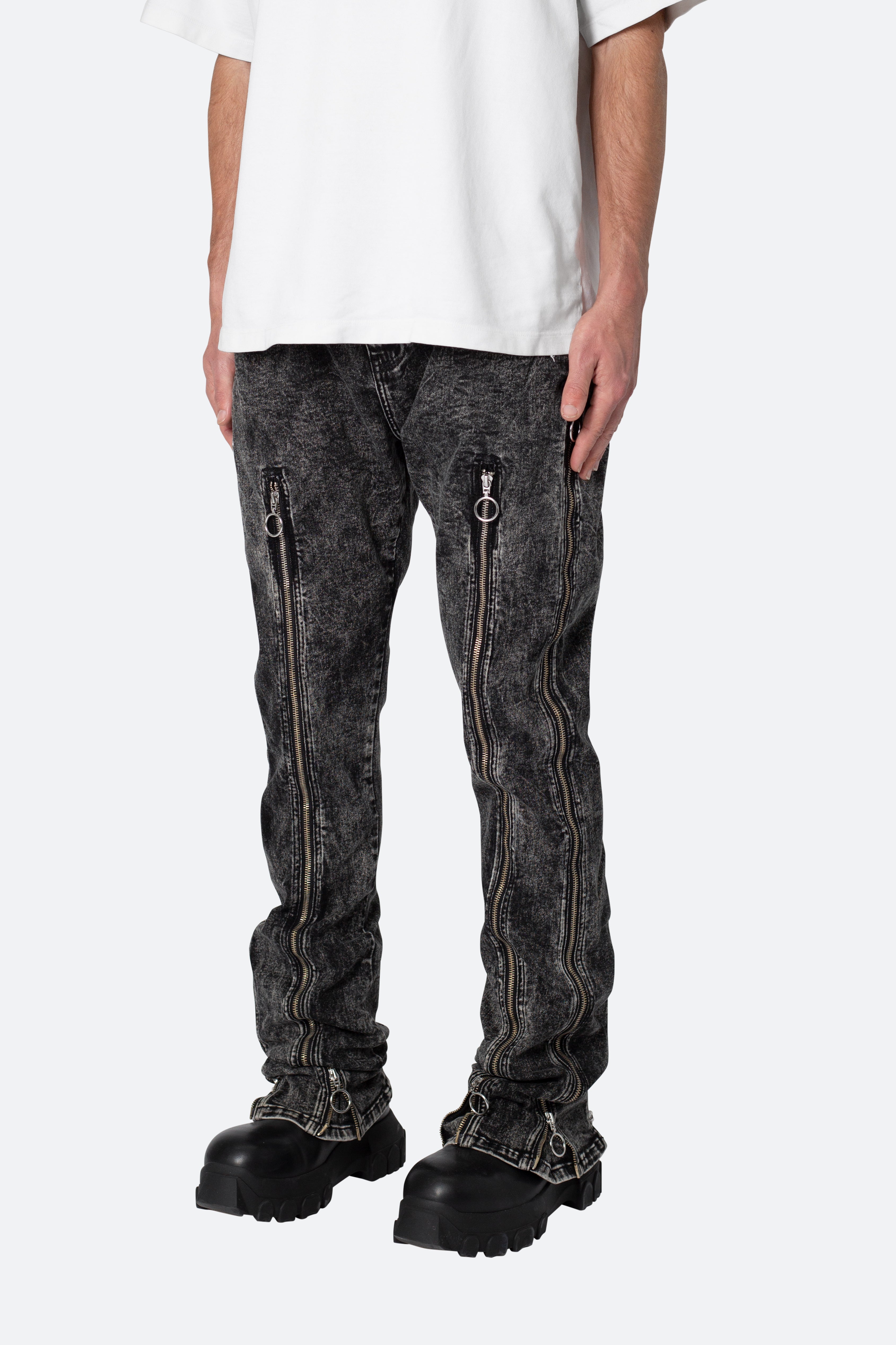 パンツ blackmeans FLARE ZIP TROUSER black 3 Flared pants with zip - Women | MANGO USA
