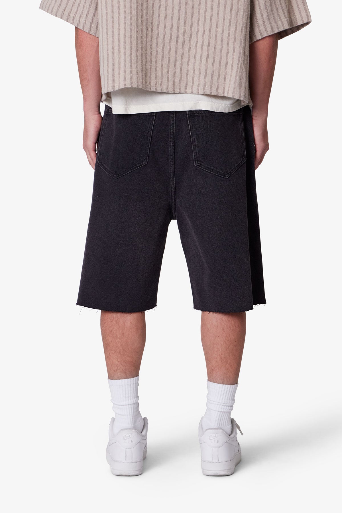 MNML ミニマル｜BAGGY ZIPPER DENIM SHORTS デニムショーツ Baggy Zipper Denim Shorts - Black | mnml | shop now