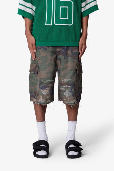 Baggy-Distressed-Cargo-Shorts-