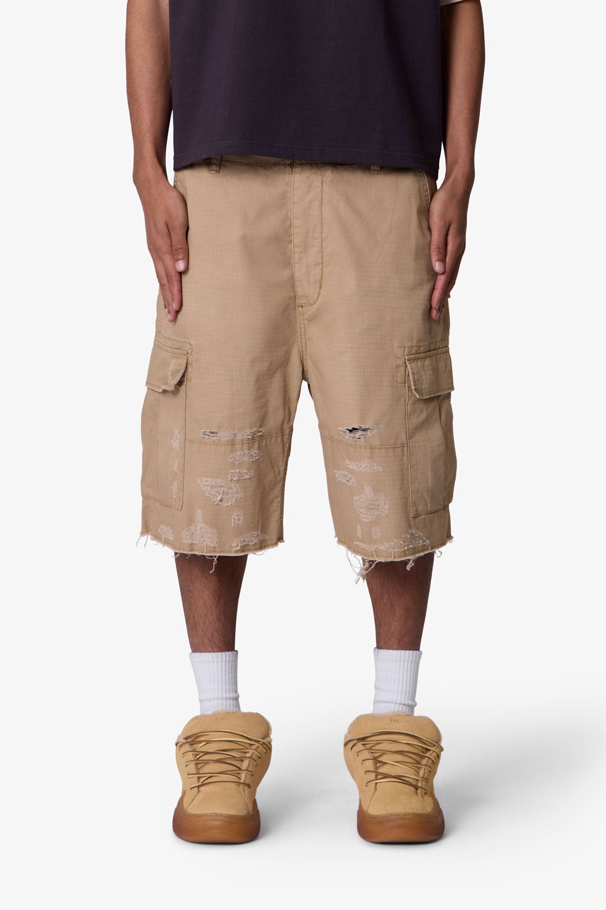 Baggy Distressed Cargo Shorts - Washed Khaki | mnml | shop now