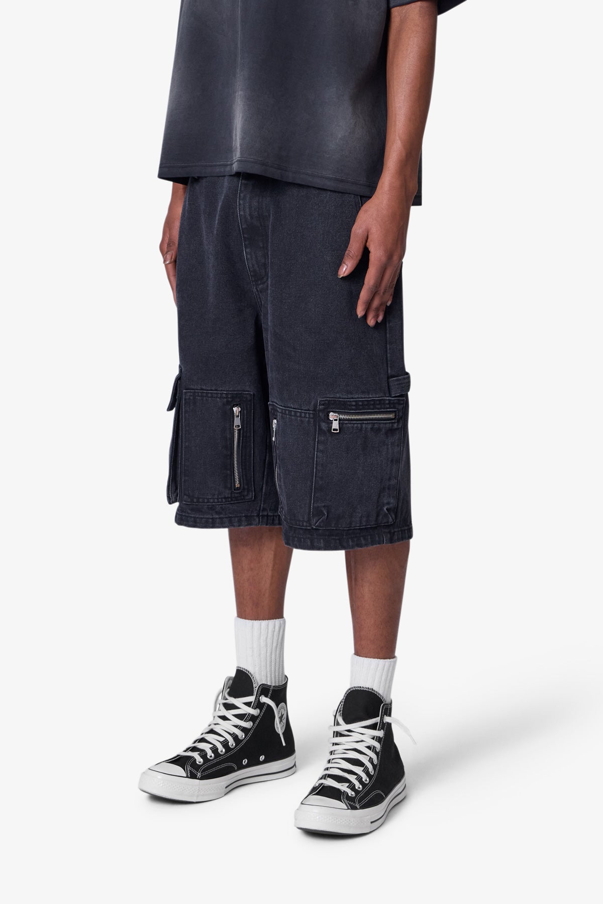 Baggy Zipper Denim Shorts - Black | mnml | shop now