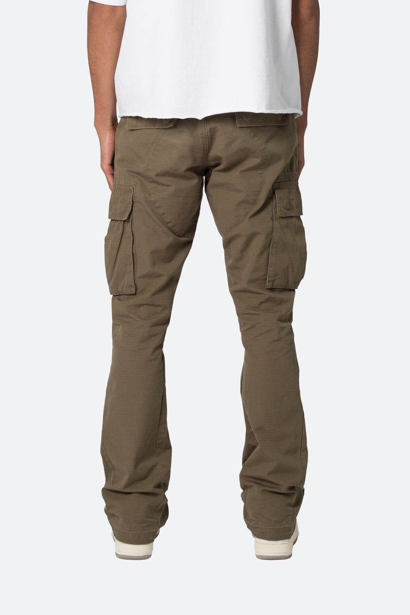 Bootcut Cargo Pants - Olive | mnml | shop now