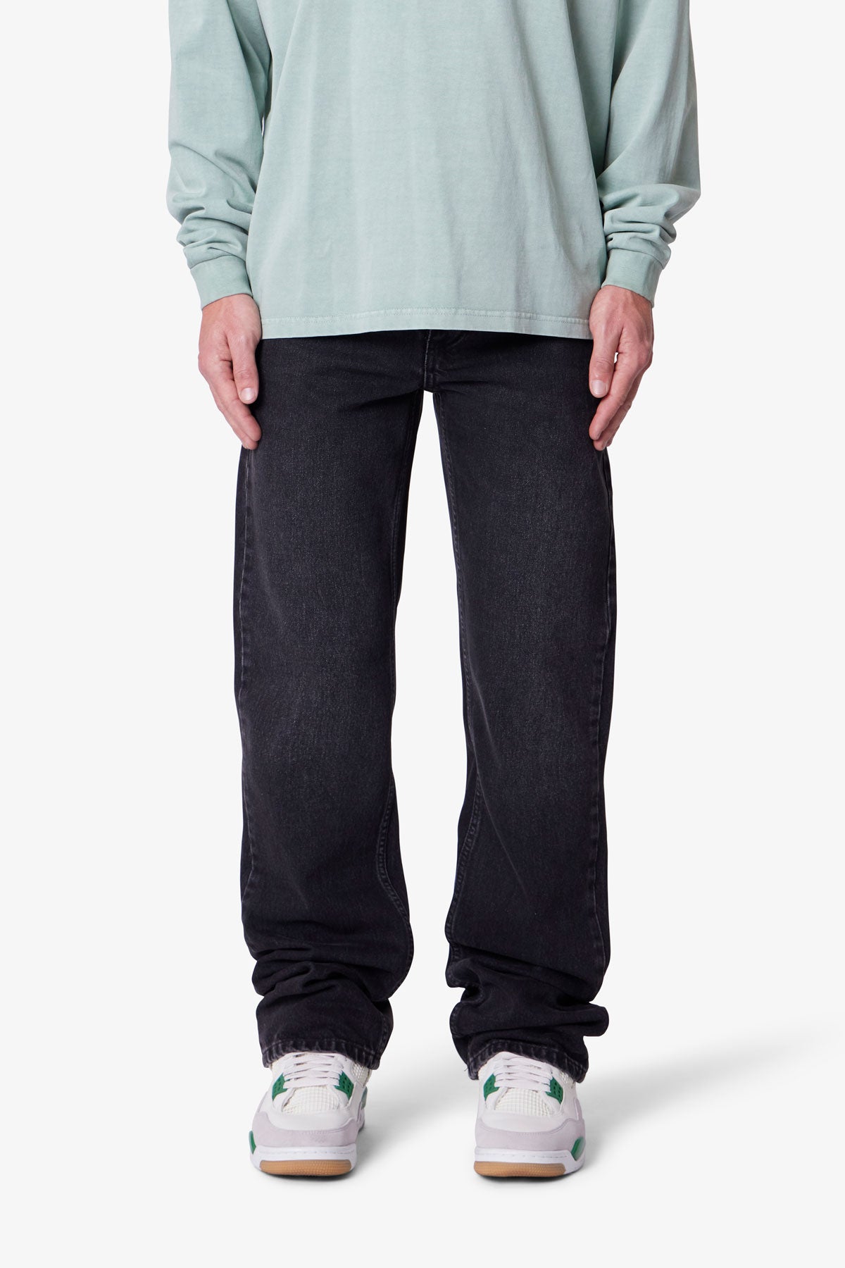 Bootcut Sweatpants - Vintage Black | mnml | shop now