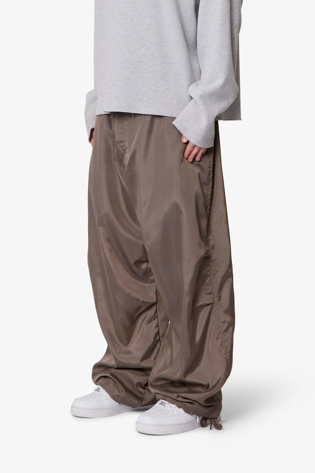 【新品未使用】MY_ NYLON CARGO PANTS[SUMI] Cinched Baggy Nylon Pants - Olive | mnml
