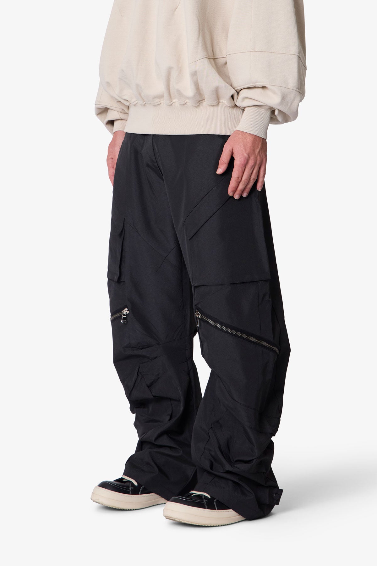 Cross Zip Cargo Pants - Black | mnml | shop now