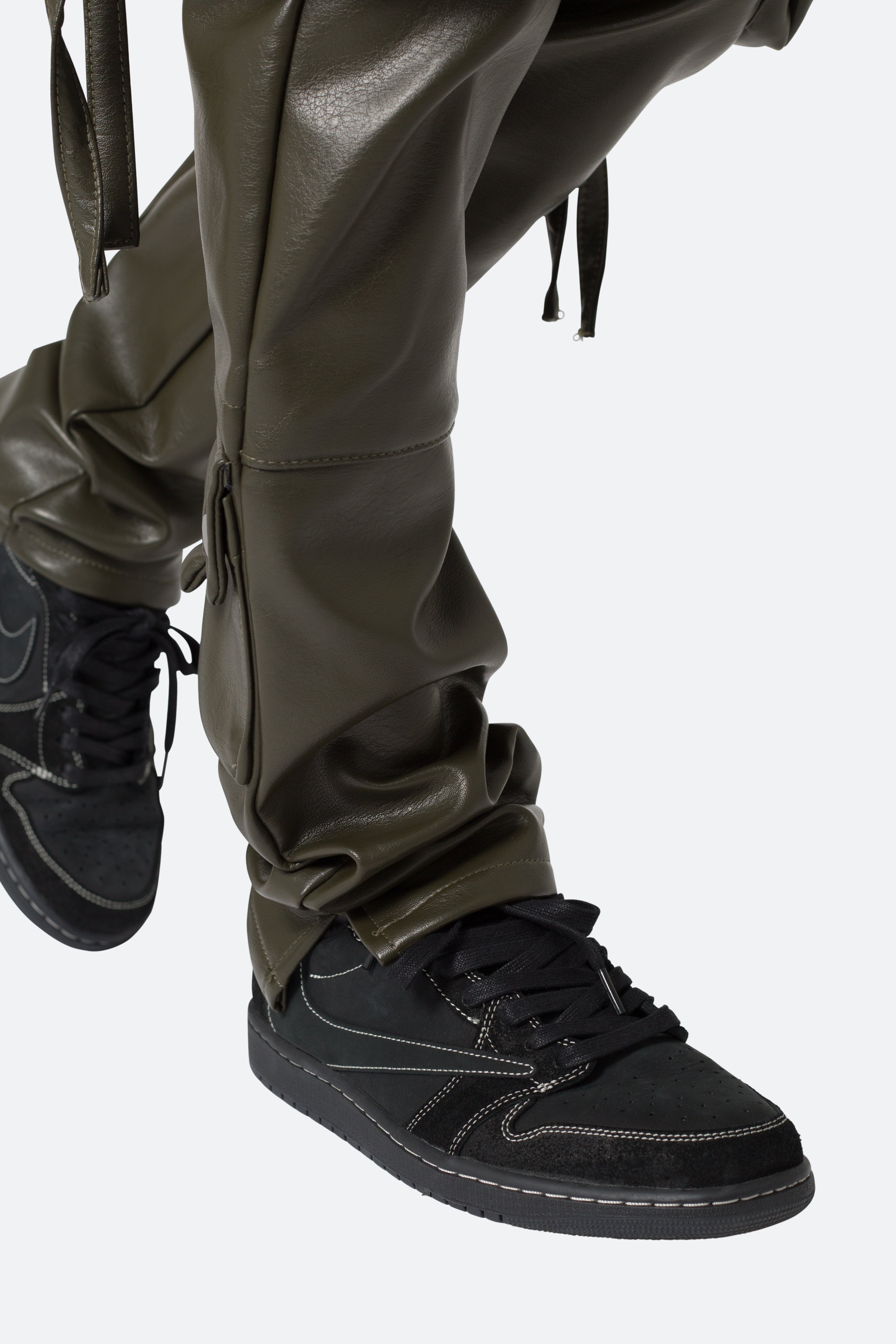 D152 Leather Cargo Pants - Olive | mnml | shop now