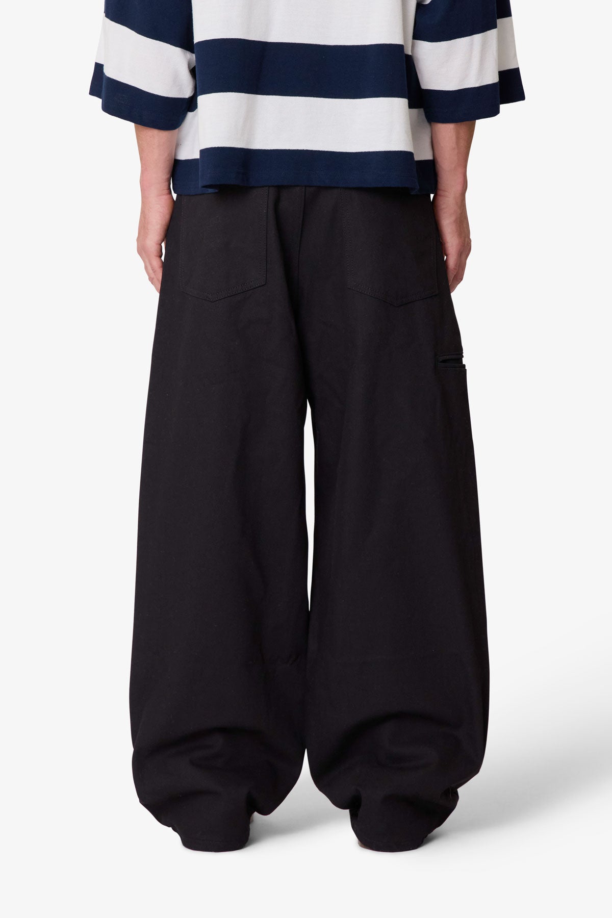 Darted Baggy Denim - Rinsed Black | mnml