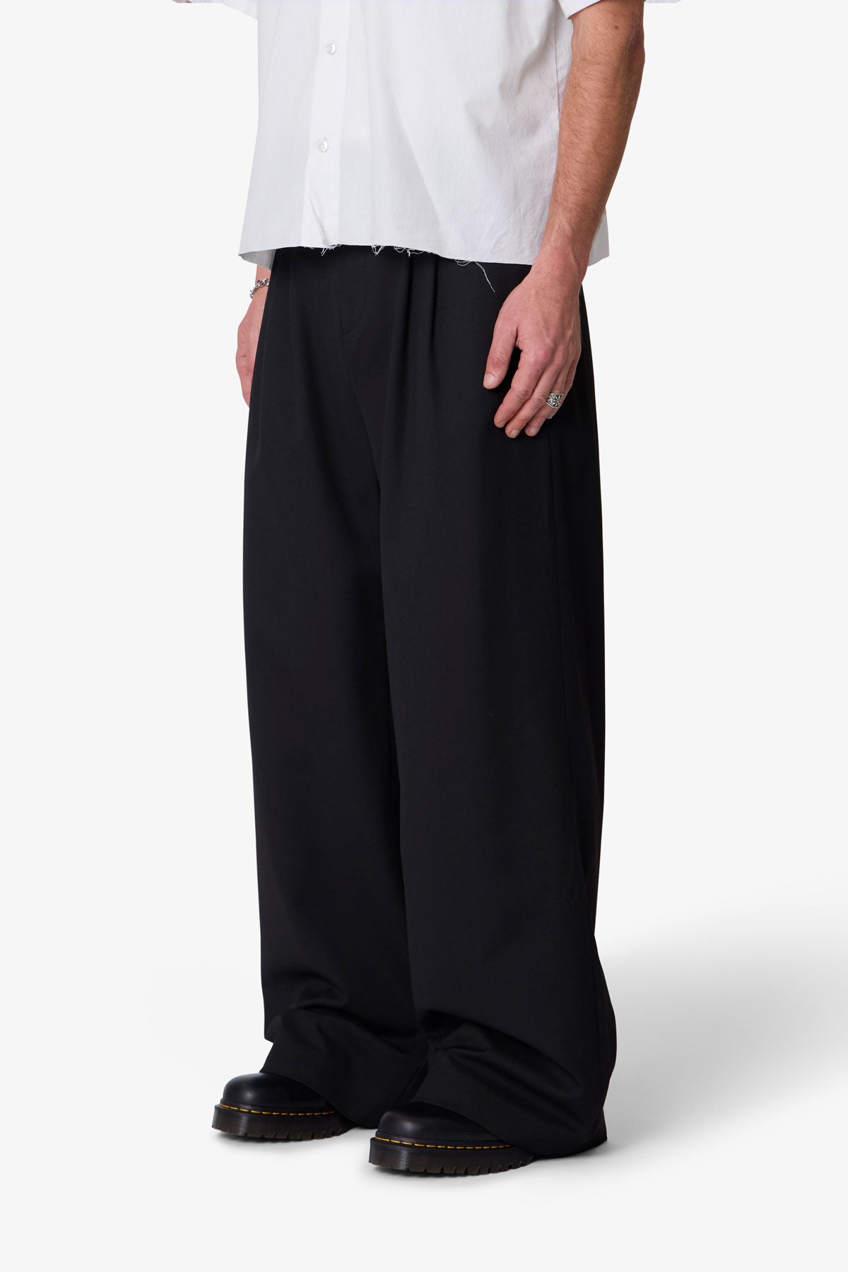 Easy Pleated Trouser Pants - Black | mnml