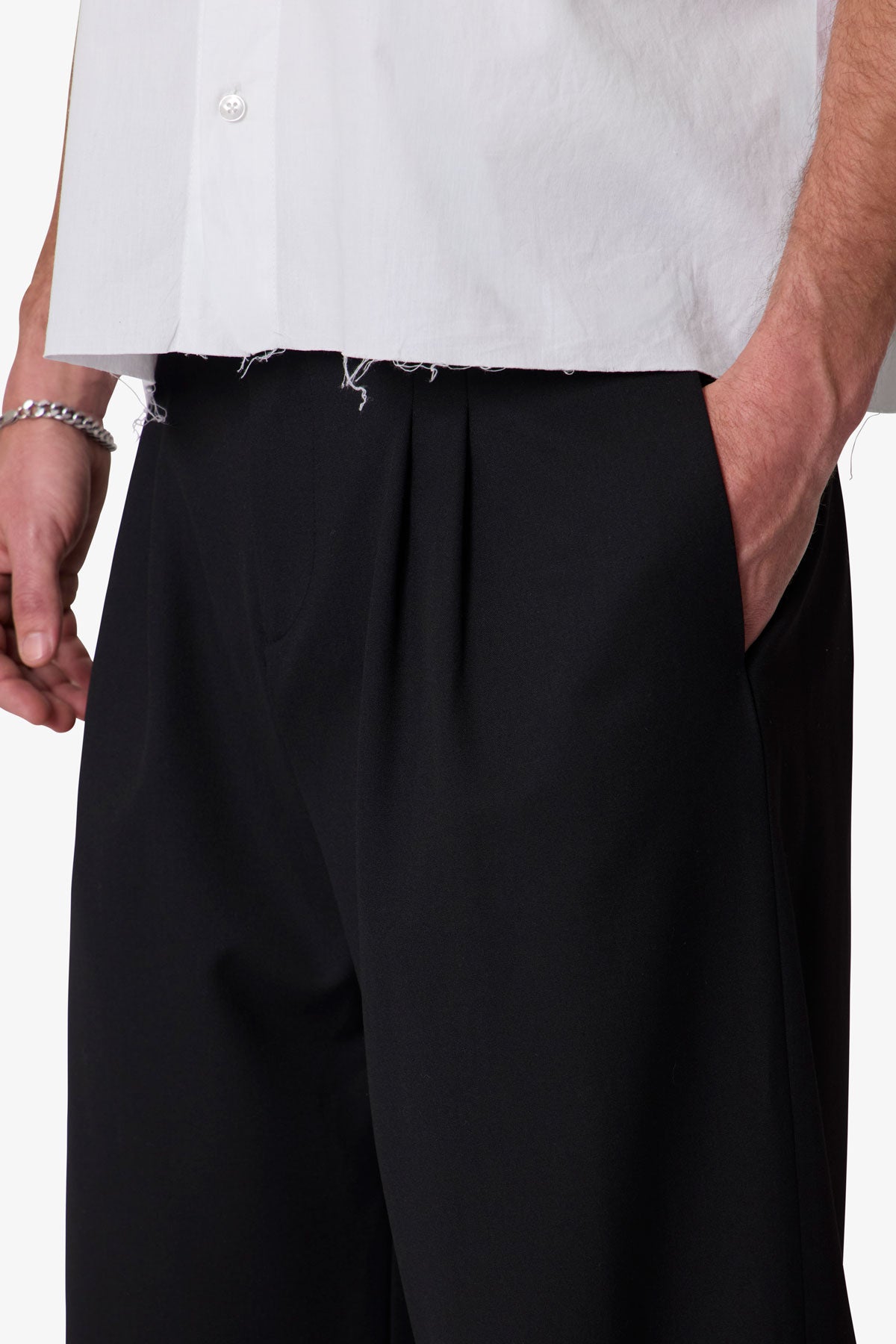 Easy Pleated Trouser Pants - Black | mnml | shop now