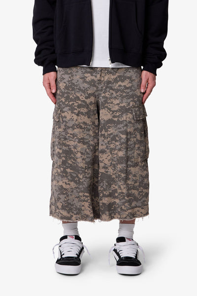 Extra Long Cargo Shorts - Digi Camo | mnml