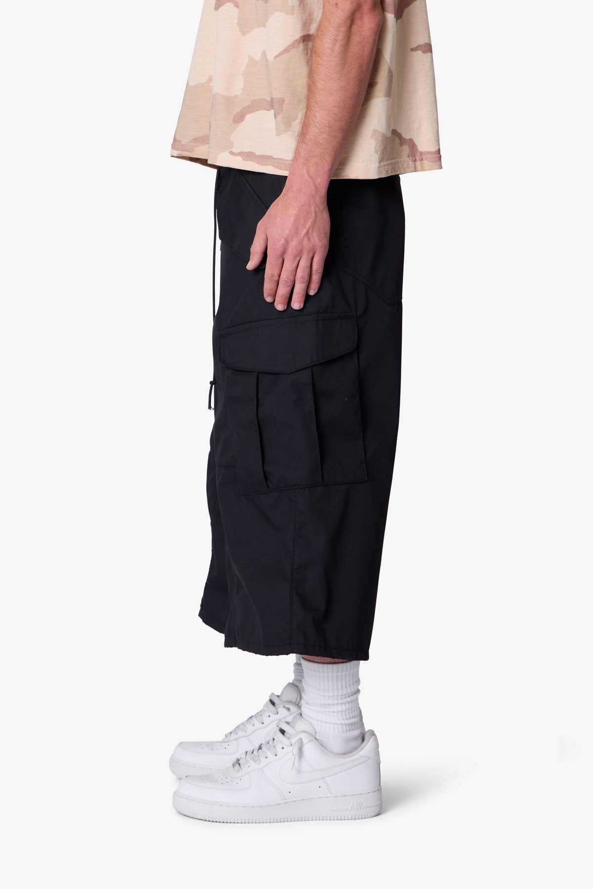 Extra Long Nylon Cargo Shorts - Black | mnml