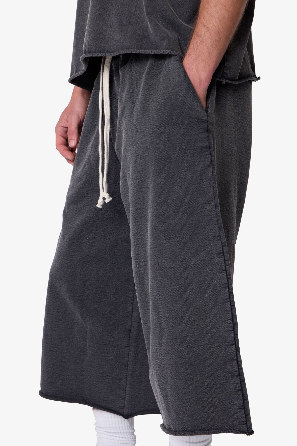 Extra Long Sweatshorts - Washed Black | mnml