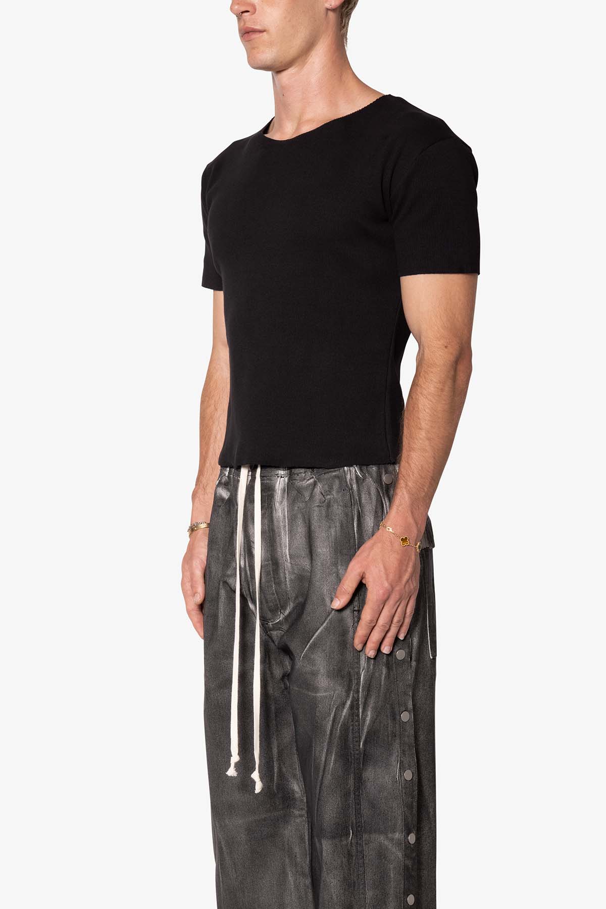Fitted Ribbed Tee - Black | mnml