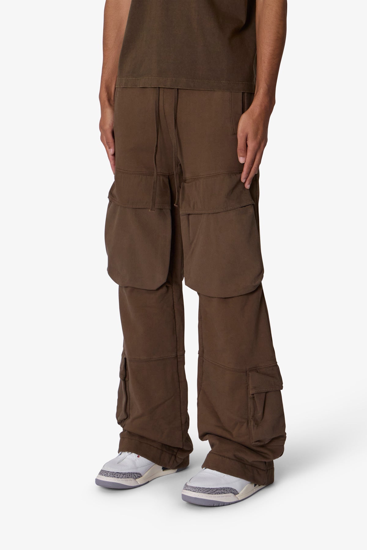Front-Cargo-Sweatpants-Olive-3