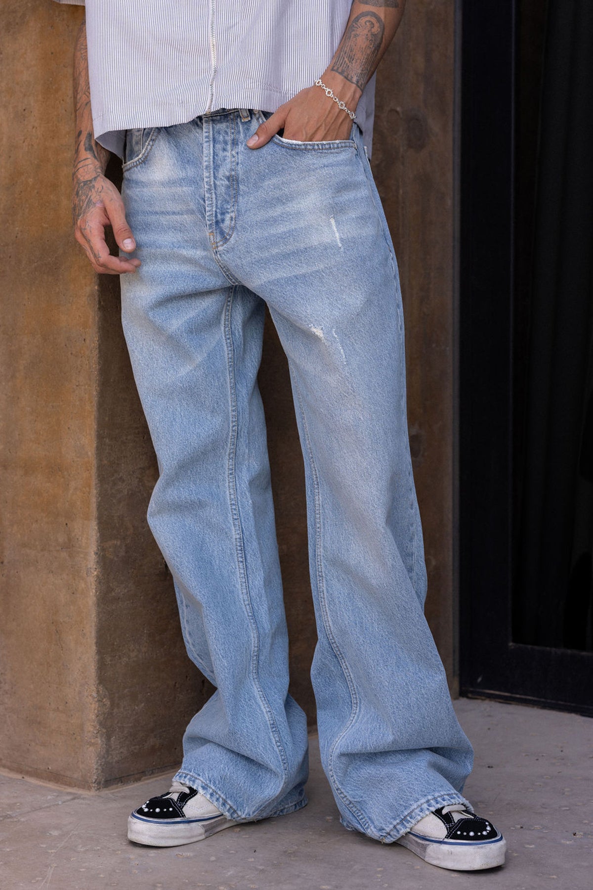 G04-Relaxed-Flare-Denim-Light-