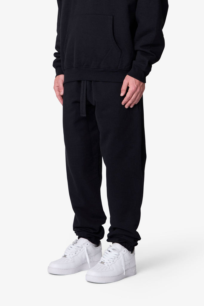 Heavy Basic Sweatpants - Black | mnml | shop now