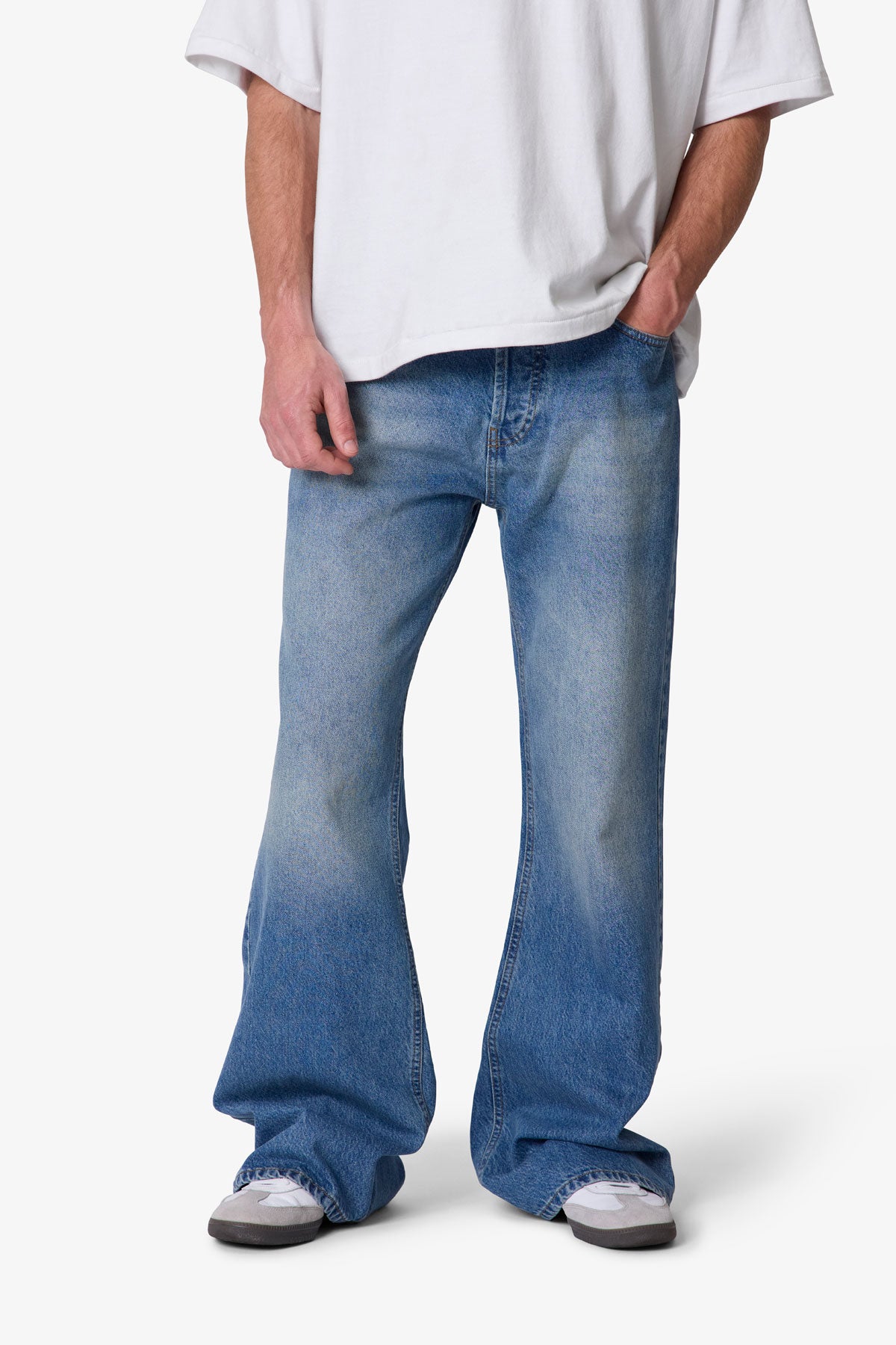 Kick Flare Denim - Washed Blue | mnml