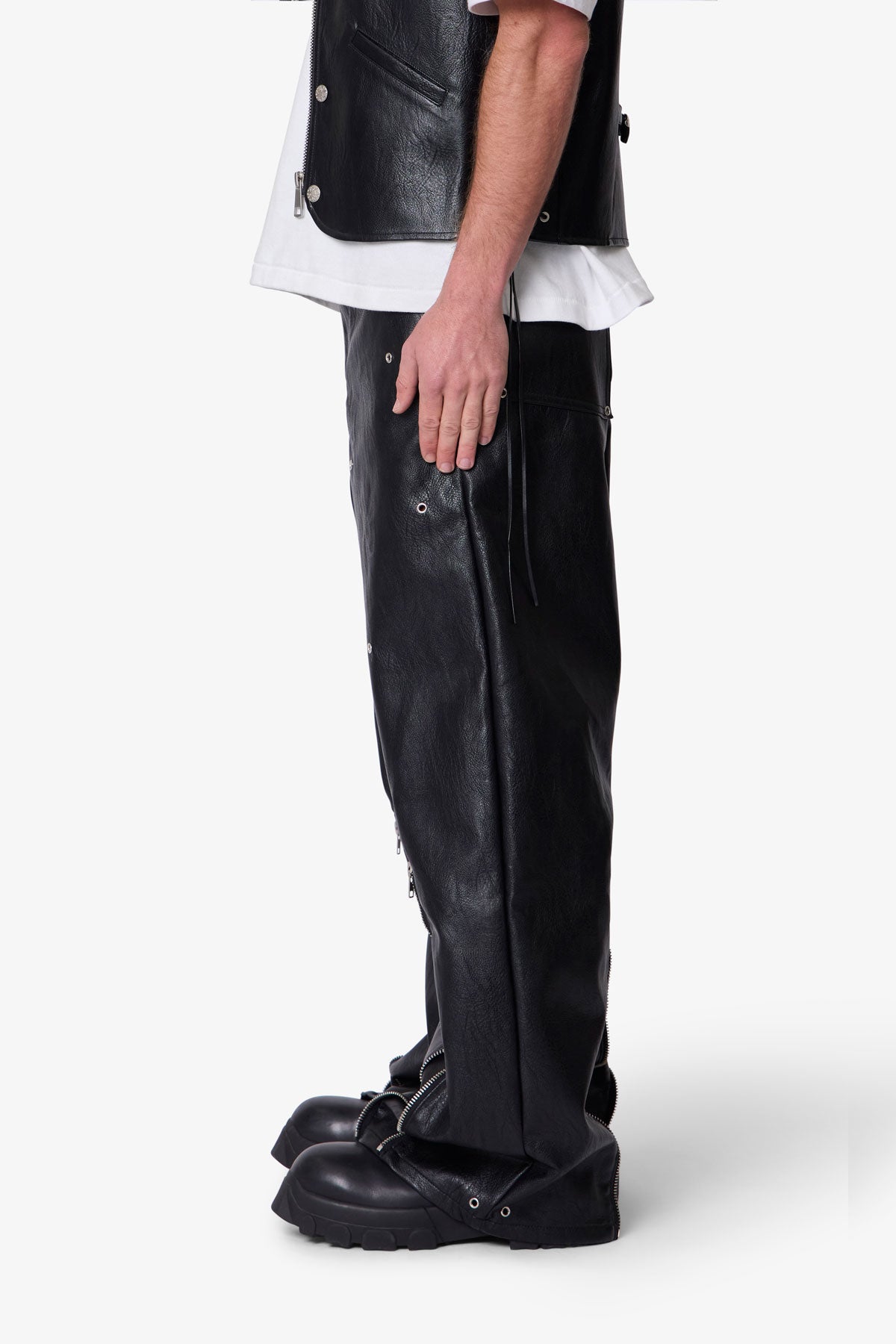 Leather Rave Zip Pants - Black | mnml | shop now