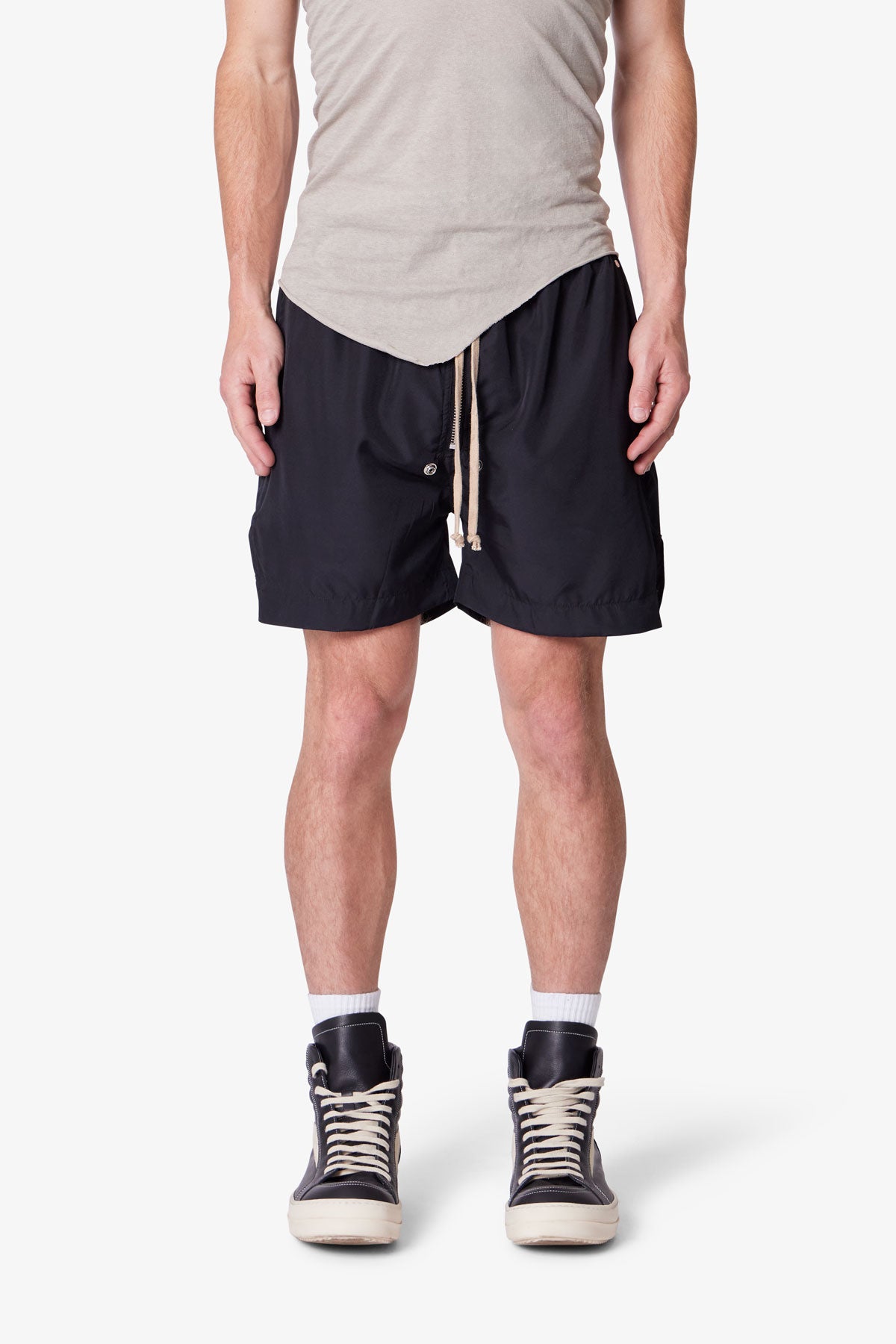 Every Day Mesh Shorts - Black | mnml | shop now