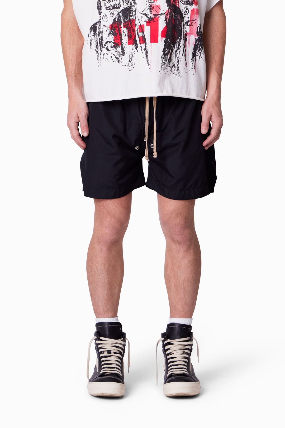 Mud Shorts - Black | mnml | shop now