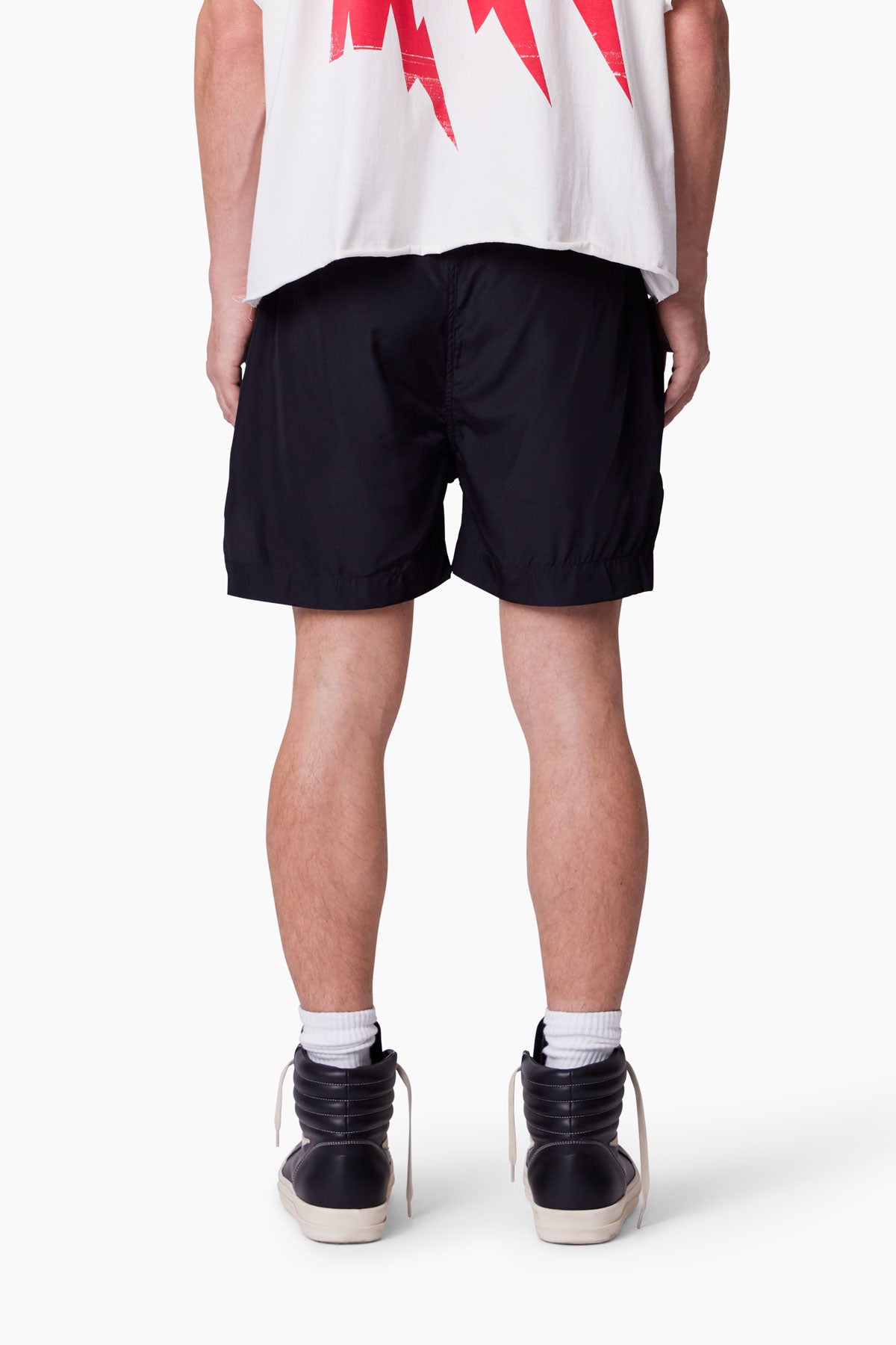 Lightweight-Zippered-Shorts-