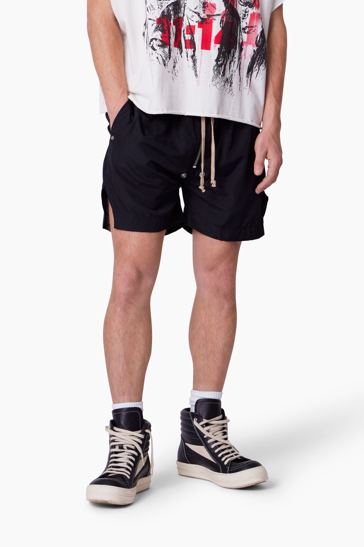 Lightweight-Zippered-Shorts-