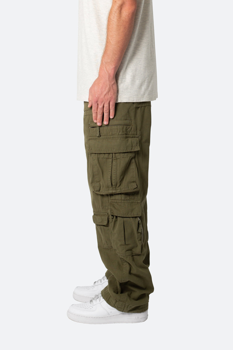 Military Cargo Pants - Olive | mnml | shop now