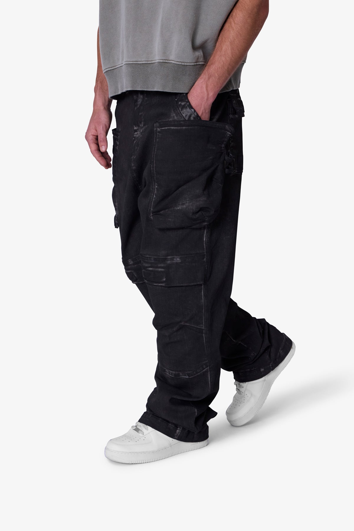 Oil Stretch Cargo Pants - Brown | mnml | shop now