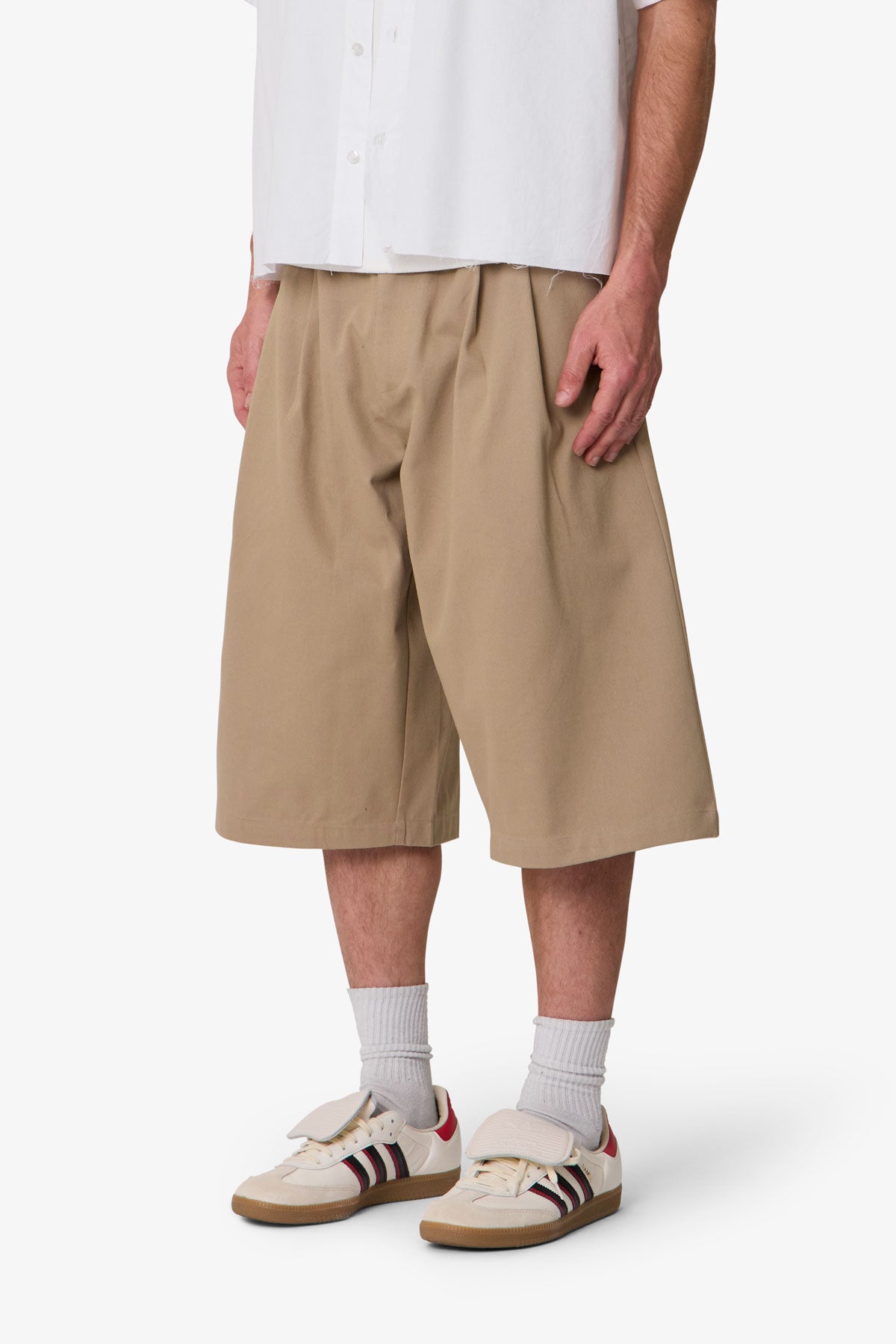 Pleated Twill Shorts - Khaki | mnml