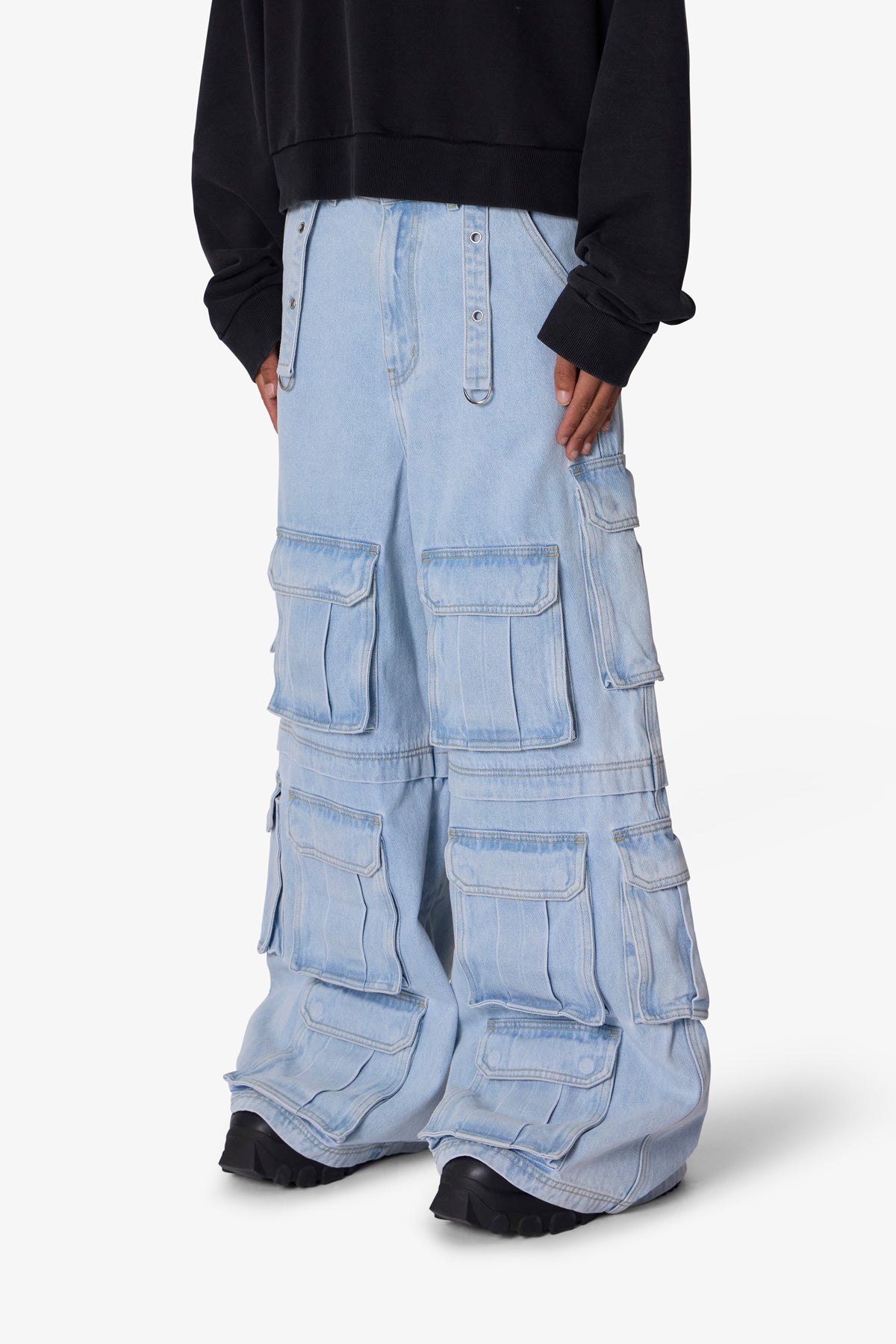 【U LAN】(UNISEX) Mount Multi-Cargo Denim Pants Rave Multi Cargo Denim - Light Blue | mnml | shop now