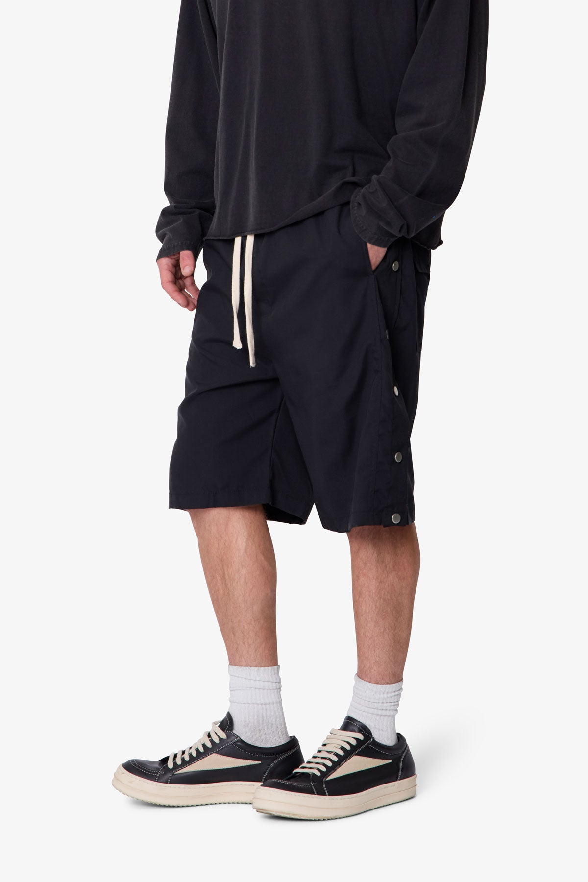 Side Snap Nylon Shorts - Black | mnml