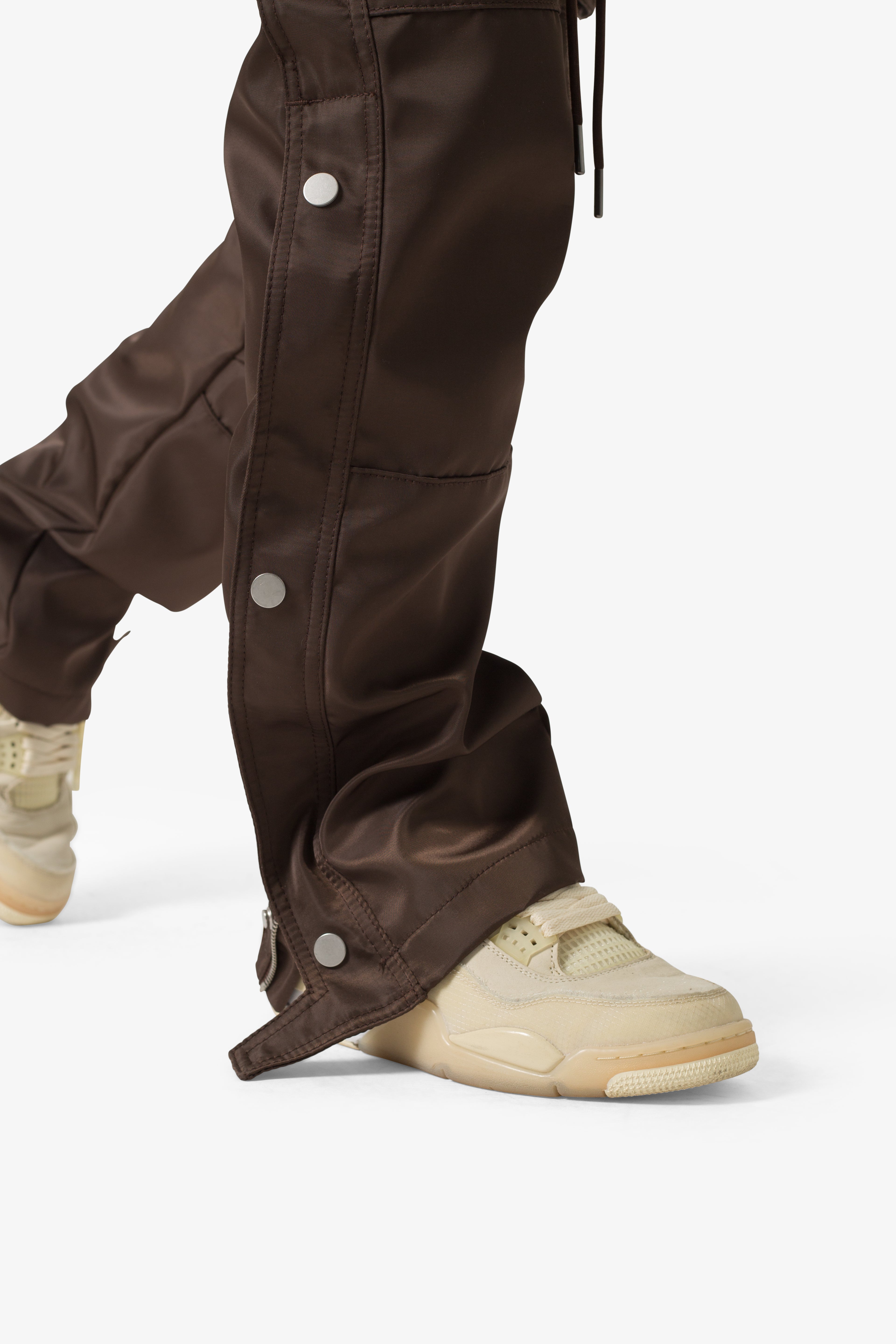 Snap Front Cargo Pants - Brown | mnml