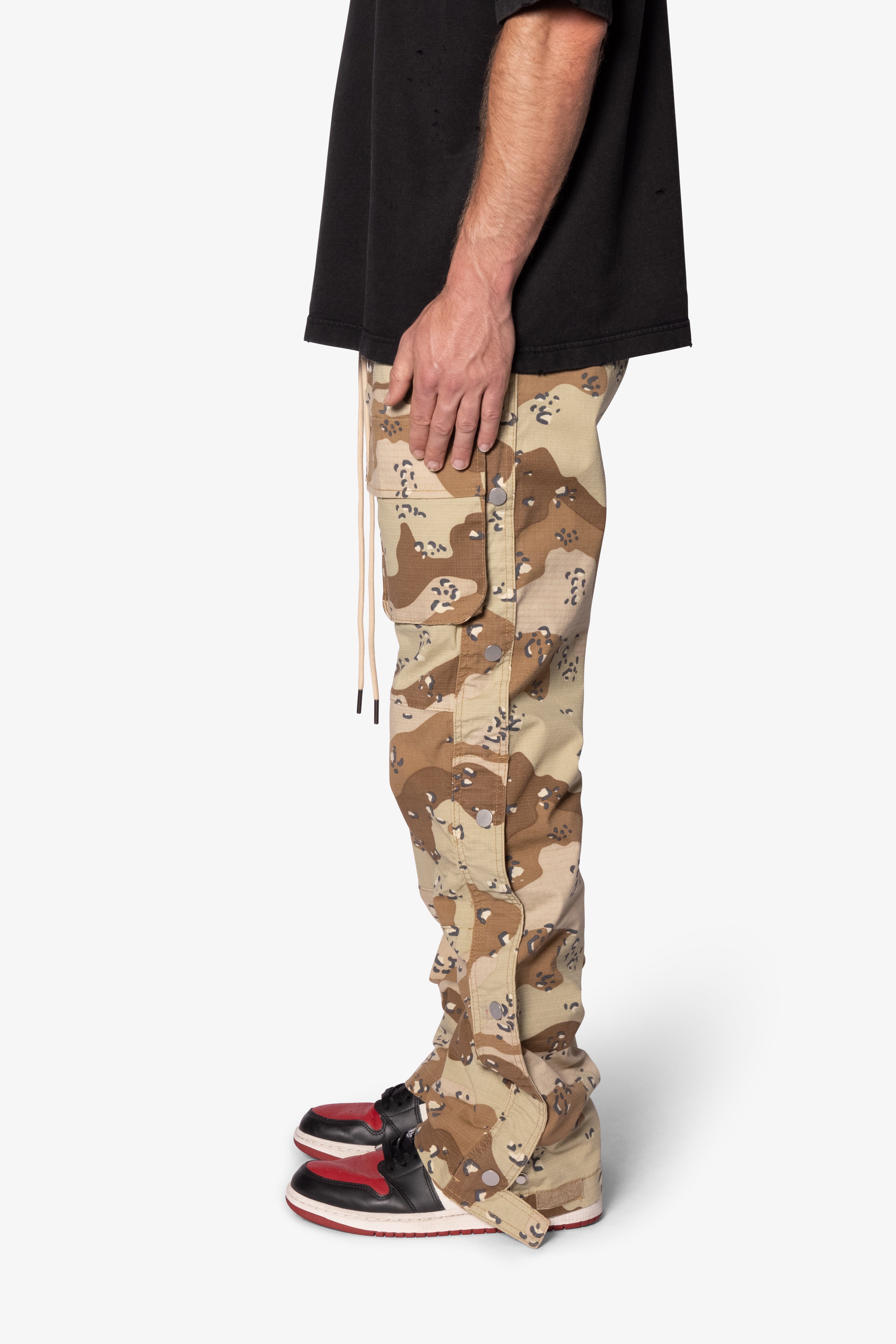 Snap Front Cargo Pants - Desert Camo | mnml