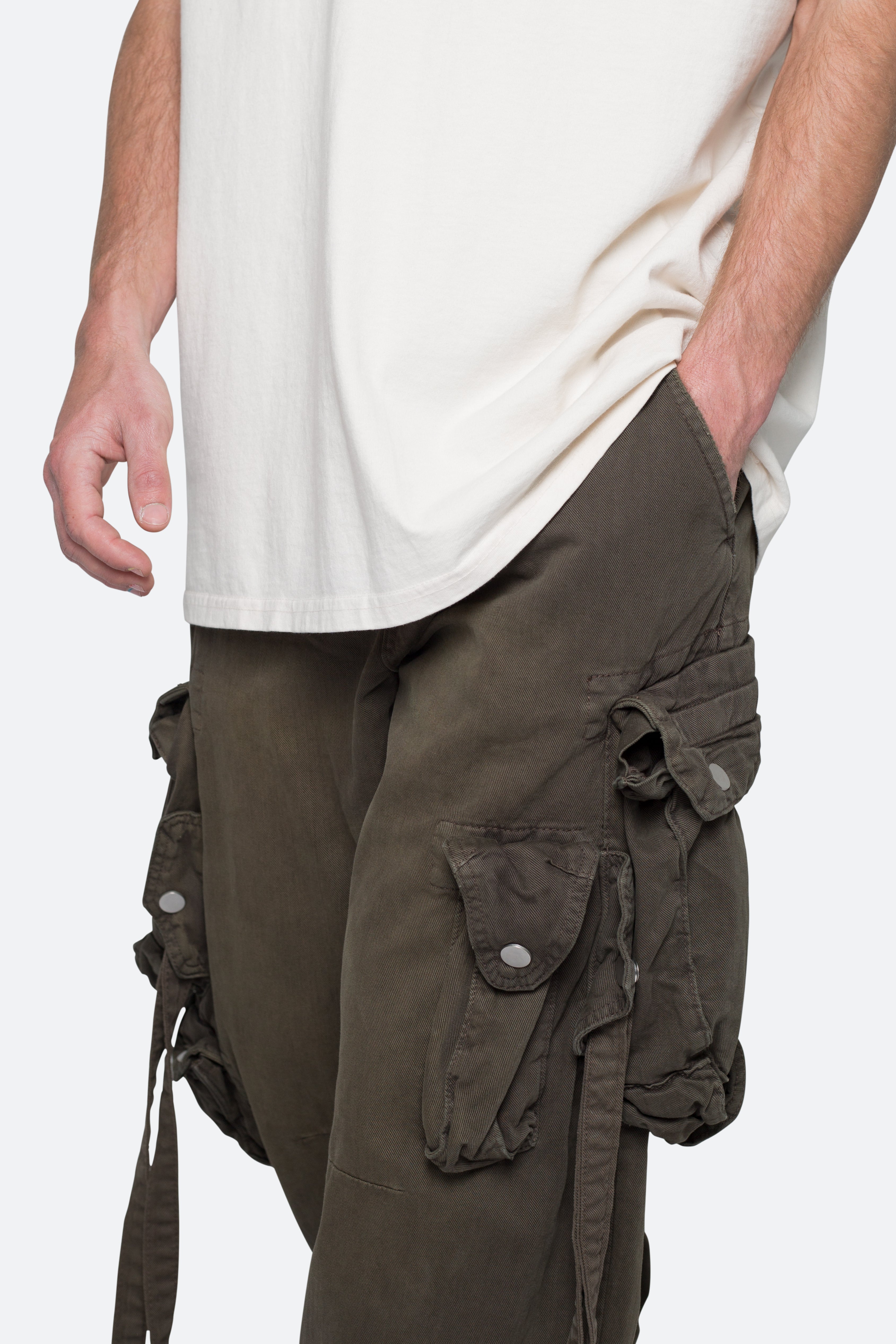 Strapped Multi Cargo Pants - Brown | mnml