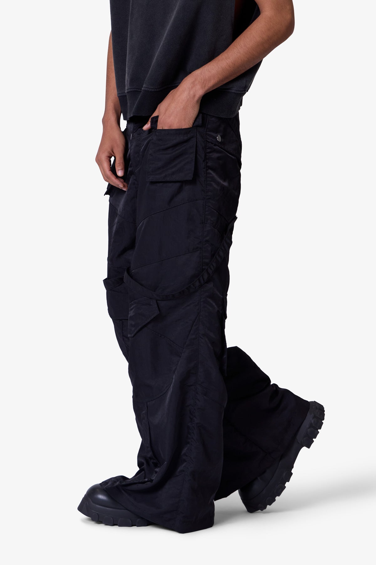 すぐ届く【mnml】Rave Double Cargo Pants Black Black Double Cargo Rave Pants | mnml