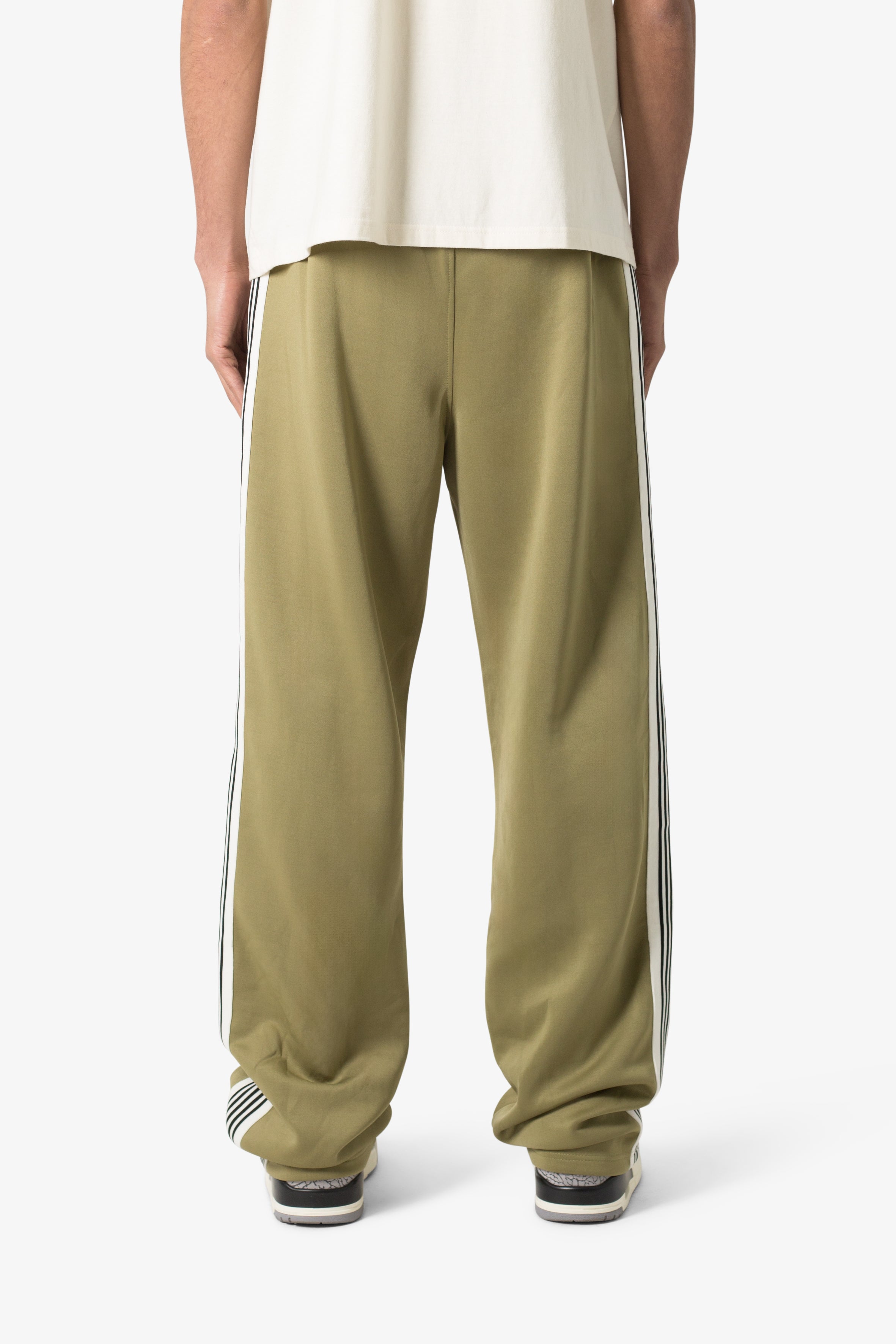 【MNML】TRICOT STRIPED スウェットパンツ MNML Tricot Side Stripe Pants M - 24 requests | Flip App