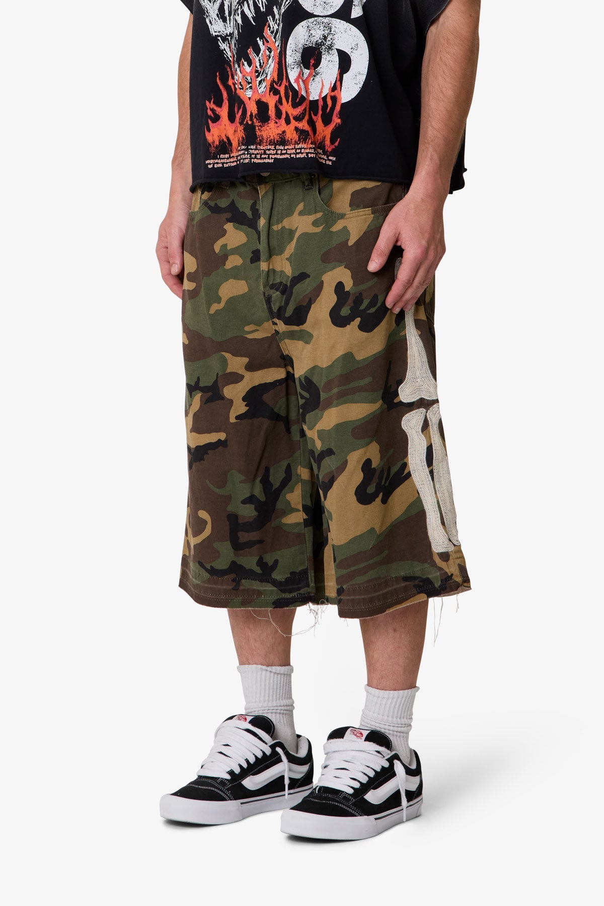 Ultra-Baggy-Bone-Shorts-Camo-3